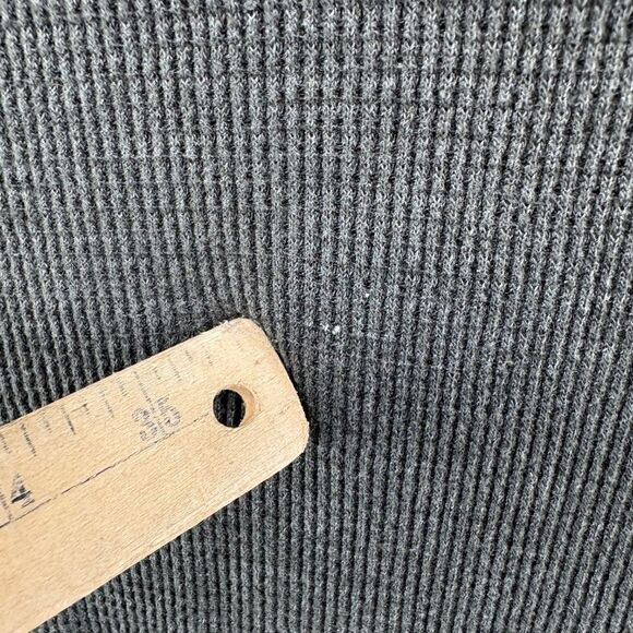 Aritzia TNA Size Large Alder Thermal Waffle Knit Long Sleeve Gray Relaxed Fit - Picture 4 of 9